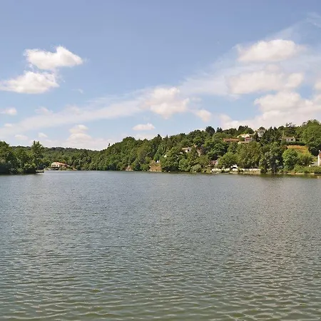 Six-bedroom Holiday In Bourneau