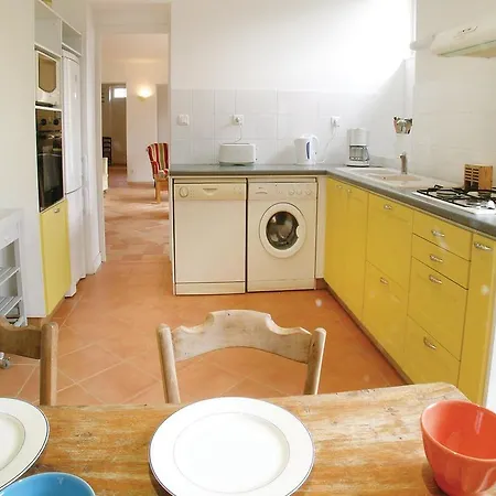 Сasa de vacaciones Six-bedroom Holiday In