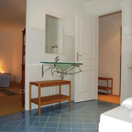 Six-bedroom Holiday In Сasa de vacaciones Bourneau