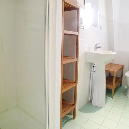 Six-bedroom Holiday In Bourneau